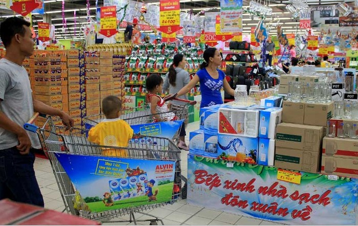 Từ ngày 24/12/2011, Big C Thăng Long đưa vào sử dụng khu vực mở rộng, tăng diện tích bán hàng thêm 14%, đồng giảm giảm giá 50% nhiều mặt hàng.