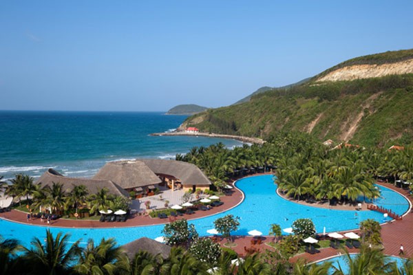 Không chỉ có biển xanh, cát trắng, nắng vàng cùng những rặng dừa xanh bát ngát…, dưới bàn tay tài hoa của con người, Vinpearl Resort Nha Trang đã trở thành khu khách sạn du lịch nghỉ dưỡng hoàn hảo hàng đầu Việt Nam.