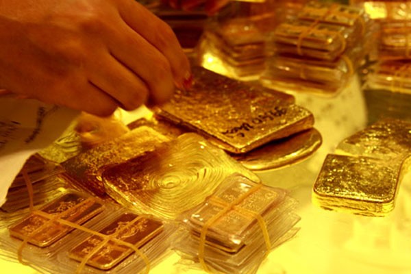 Ông Vũ Minh Châu cho rằng, mỗi lượng vàng độn, kẻ gian có thể lãi từ 7 đến 10 triệu đồng (1 lượng vàng 9999 có thể độn đượckhoảng 20% vonfram, tương đương khoảng 2 chỉ vàng thật. Trong khi đó, giá trị của vonfram rất thấp. Hiện nay, ở Việt Nam kim loại này có giá chưa đến 100 nghìn đồng/kg.