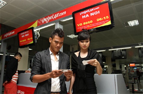 Hãng VietJetAir sẽ khai trương hai đường bay mới Tp.HCM – Đà Nẵng vào ngày 27/04/2012 và đường bay Hà Nội – Nha Trang từ ngày 19/05/2012.