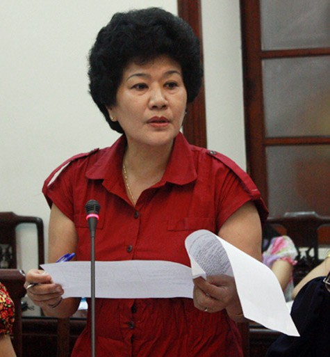 Bà Ninh Thị Hồng, Ủy viên thường vụ Hội bảo vệ quyền trẻ em cho biết: Đây không phải lần đầu tiên, Công ty Thực phẩm Á Châu sử dụng hình thức kinh doanh mua một gói mỳ góp 10 đồng làm từ thiện.