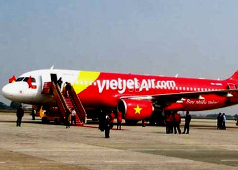 Đại diện truyền thông của VietJetAir, bà Nguyễn Thu Thúy cho biết: Đây là lần đầu tiên VietJetAir gặp trục trặc, khách hàng không phải lo lắng về chất lượng.