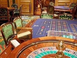 Theo nhận định của Cushman & Wakefield, doanh nghiệp tư vấn bất động sản tư nhân lớn nhất thế giới: Sẽ có rất nhiều nhà đầu tư nước ngoài với vốn đầu tư lớn quan tâm đến việc đầu tư kinh doanh casino tại Việt Nam. (Ảnh minh họa)