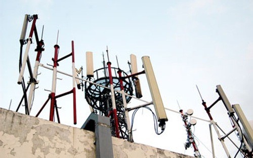 Vụ sáp nhập EVN Telecom vào Viettel đã gây ra nhiều hệ lụy cho các công ty tư nhân đầu tư xây dựng trạm thu phát sóng (BTS) cho EVN Telecom trước đây.
