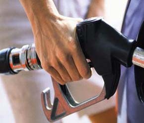 Doanh nghiệp xăng dầu lại đề nghị tăng giá...