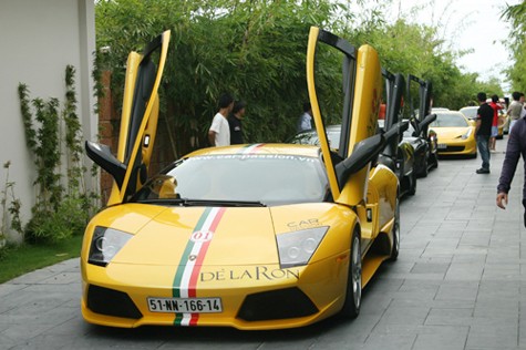 Trước đó "Hành trình siêu xe" Car & Passion diễn ra vào cuối tháng 8/2011 do Cường đô-la và Cường Luxury ở hai miền đã quy tụ được gần 30 siêu xe trứ danh tại Việt Nam từng gây xôn xao dư luận khắp trong và ngoài nước (Ảnh: Internet).