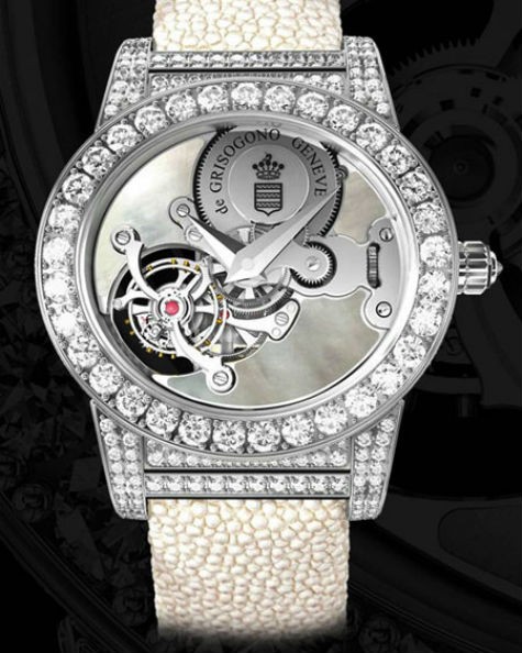 Tondo Tourbillon Gioiello - Là chiếc đồng hồ tourbillon đầu tiên của de Grisogono được ra đời dành riêng cho phái nữ trong buổi triển lãm ra mắt sản phẩm tại Baselworld 2012. Đây là đồng hồ tourbillon đầu tiên của de Grisogono có 3 màu kim cương trắng, đen và nâu.