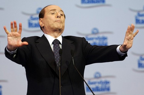 Vị cựu thủ tướng "lắm tài nhiều tật" Silvio Berlusconi của Italy được xếp thứ 4 trong danh sách những "ông nghị" giàu nhất thế giới với khối tài sản cá nhân là 5,9 tỷ USD. Mặc dù trong suốt quá trình nắm quyền lực của mình, ông luôn bị gắn với rất nhiều tai tiếng nhưng Silvio Berlusconi là Thủ tướng tại vị lâu nhất của Italy và "ông nghị" này chỉ chịu rời khỏi vũ đài chính trị khi liên tục bị báo chí phanh phui những bê bối liên quan đến gái gọi, trốn thuế,...