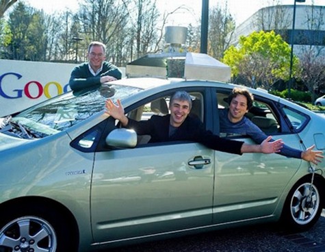 Đại gia Google Eric Schmidt có chiếc xe tiết kiệm nhất trong tất cả: Toyota Prius. Dòng xe thân thiện với môi trường này có giá chỉ từ 11.000 USD. Nhưng có vẻ chiếc xe này sẽ không được sử dụng lâu. Schmidt gần đây thường nói về những chiếc ô tô tự động trong tương lai.