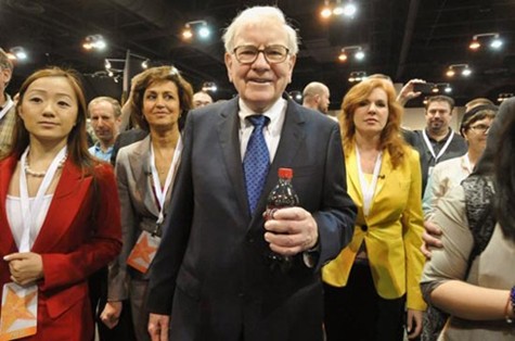 Warren Buffett - “Nhà tiên tri xứ Omaha”, người giàu thứ ba thế giới: “Tôi không thích nhảy qua những bức rào cao 2 mét. Tôi chỉ tìm những bức rào cao 30 cm để có thể bước qua”.