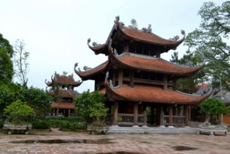 Tháp Trống và tháp Chuông tại chùa Nôm nằm song song với nhau (Ảnh: Internet).