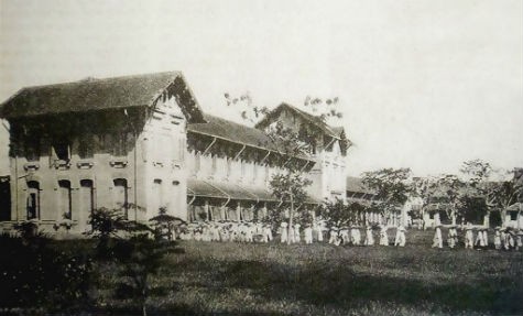 Trường Đồng Khánh xưa (Ảnh tư liệu).