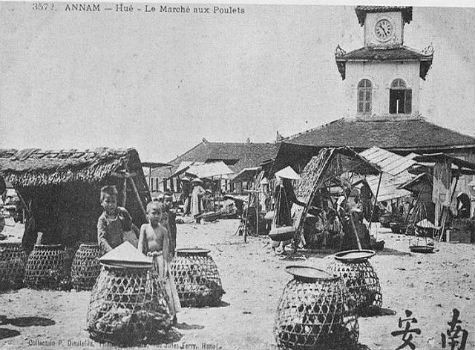 Một góc chợ Đông Ba xưa (Ảnh tư liệu).