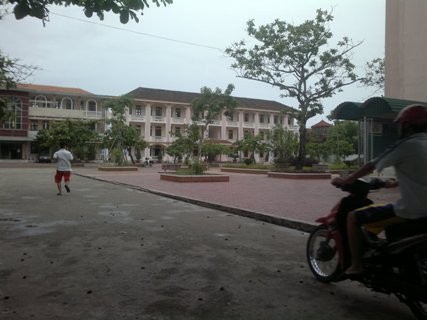 Trường THPT Phan Đình Phùng nơi em H đã tự thiêu mình