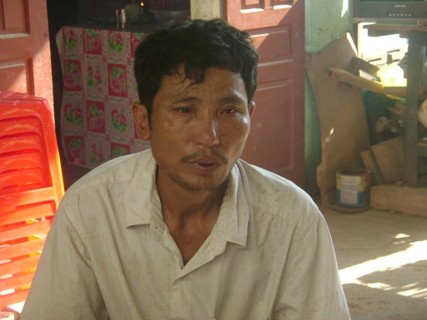 Anh Đăng Quang Văn (bố nạn nhân Thành) xót thương cho người con trai bạc mệnh.