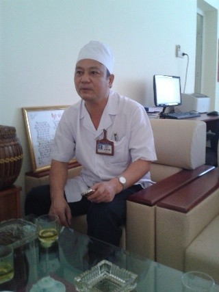 Ông Nguyễn Tiến Toàn - Giám đốc Bệnh viện ĐK TP. Thanh Hoá gửi lời xin lỗi đến gia đình nạn nhân