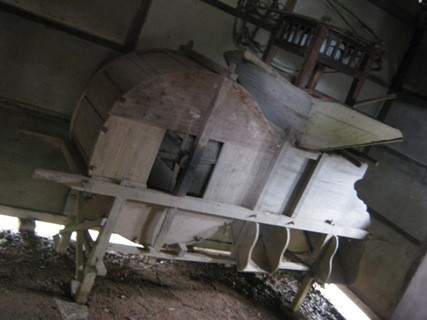 Chiếc máy quạt lúa thô sơ trong ngôi nhà Đại tướng