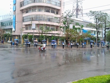 Trời Quảng Bình tuôn mưa ngày Quốc tang Đại tướng.