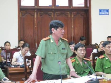 Trong cuộc họp Đại tá Trần Văn Lợi - PGĐ Công an tỉnh Hà Tĩnh cho biết việc bắt đối tượng Trương Văn Trường chiều ngày 10/4 đã có phê chuẩn và xin phép cấp trên.