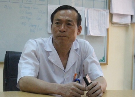 Bác sĩ Nguyễn Quang Trúc - Trưởng khoa Chấn thương, Bệnh viện Đa khoa Hà Tĩnh cho biết: Cháu T. bị bỏng nặng trên 40% và cần sớm được đưa ra bệnh viện tại Hà Nội để ghép da