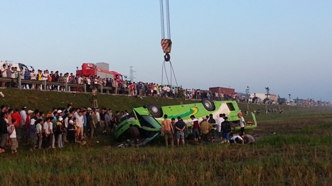 Hiện trường vụ tai nạn làm ít nhất 1 người chết và 19 người bị thương