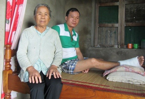 Nguyễn Thanh Tình một nạn nhân của xuất khẩu lao động đang phải gánh một số nợ lớn (ảnh Ngọc Xanh)