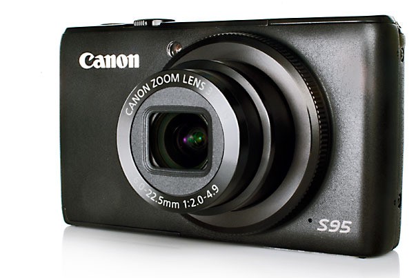 Cho chất lượng hình ảnh và video cực tốt, ống kính rộng f2.0. Nếu pin máy được cải thiện hơn nữa. Canon S95 có thể đứng ngang với bất kỳ máy ảnh DSLR phổ thông nào.