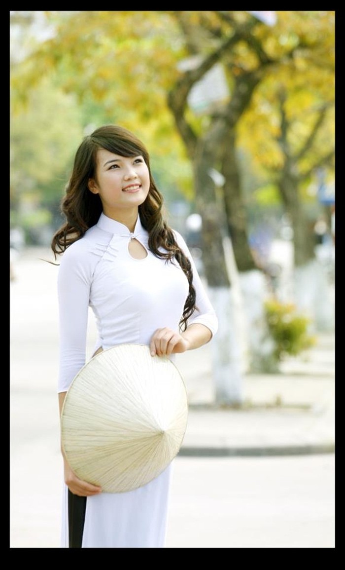 Đặng Nhật Yến Nhi - cô gái có cái tên dễ thương này đang học THPT Cao Thắng - Tp Huế, là gương mặt giành giải Ngôi sao cộng đồng Miss teen năm 2012
