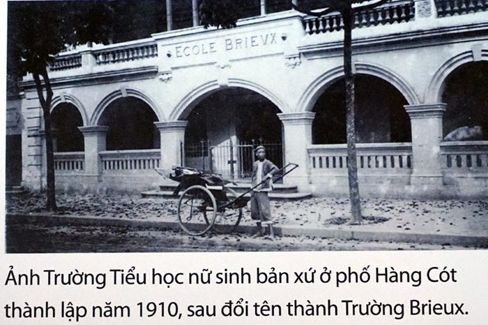 Quang cảnh trường Tiểu học nữ sinh trên phố Hàng Cót thành lập năm 1910. (Ảnh: Vietnamnet.vn)