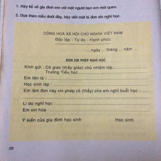 Mẫu “Đơn xin phép nghỉ học” in trong sách Tiếng Việt 3, tập một (trang 28), Nxb Giáo dục. (Ảnh: Đỗ Thành Dương)