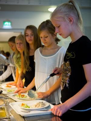 Học sinh Phần Lan được hỗ trợ bữa ăn trưa miễn phí. (Ảnh tác giả cung cấp)
