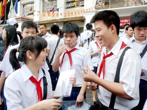Thầy giáo Sông Trà cho rằng việc tổ chức thi tuyển sinh vào lớp 10 sớm hơn sẽ mang lại nhiều thuận lợi cho học sinh. (Ảnh: nld.com.vn)