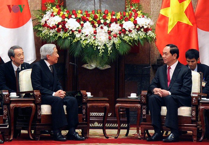 Chủ tịch nước Trần Đại Quang bày tỏ tin tưởng chuyến thăm của Nhà vua Akihito và Hoàng hậu Michiko sẽ đặt mốc son lịch sử và mở ra một chương mới trong quan hệ hợp tác hữu nghị giữa Việt Nam và Nhật Bản.