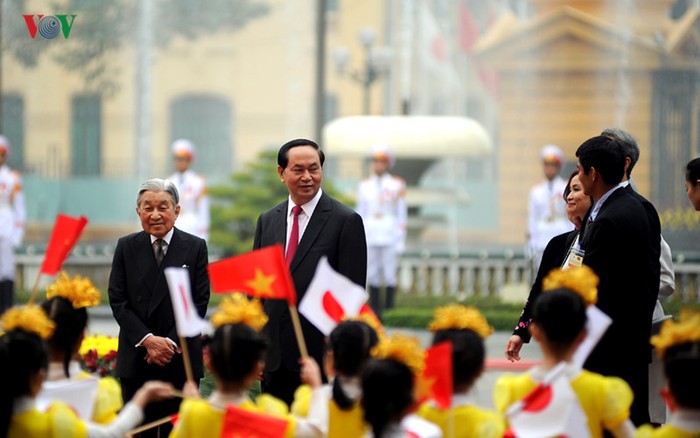 Đây là chuyến thăm đầu tiên của Nhà vua và Hoàng hậu Nhật Bản đến Việt Nam kể từ khi lên ngôi.