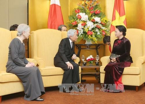Chủ tịch Quốc hội Nguyễn Thị Kim Ngân hội kiến với Nhà Vua Akihito và Hoàng hậu Michiko đang ở thăm chính thức Việt Nam. Ảnh: Trọng Đức/TTXVN