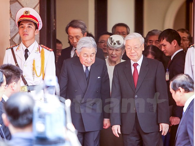 Trong bài phát biểu mới đây nhất, Nhật hoàng Akihito đã chia sẻ: &quot;Những năm gần đây, các lãnh đạo của Việt Nam, đứng đầu là các Chủ tịch nước tiền nhiệm đã sang thăm Nhật Bản và mời chúng tôi thăm chính thức Việt Nam. Trong bối cảnh đó, tôi vô cùng cảm kích vì được sang thăm Việt Nam lần này.&quot; (Ảnh: Minh Sơn/Vietnam+)