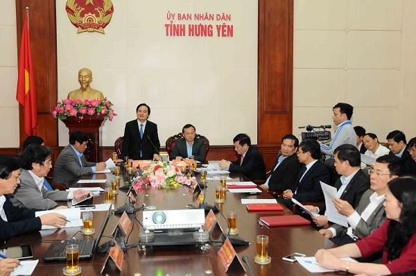 Bộ trưởng Phùng Xuân Nhạ phát biểu tại cuộc làm việc với lãnh đạo tỉnh Hưng Yên về định hướng phát triển giáo dục và đào tạo địa phương.