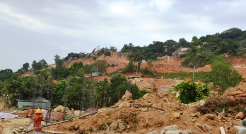 Toàn cảnh dự án bạt núi Sơn Trà để làm khu nghỉ dưỡng. Ảnh: TT/Giaoduc.net.vn.