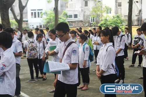 Các em học sinh trên cả nước chuẩn bị kỳ thi tuyển sinh vào lớp 10. Ảnh: Thùy Linh.