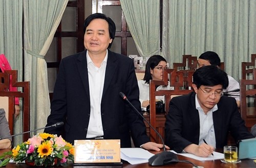 Bộ trưởng Phùng Xuân Nhạ chỉ đạo Ban soạn thảo tiếp thu đầy đủ các ý kiến góp ý cho dự thảo chương trình giáo dục phổ thông tổng thể.