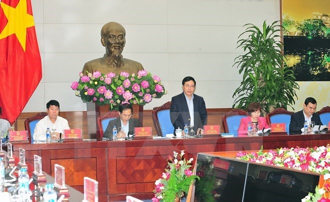 Phó Thủ tướng, Bộ trưởng Ngoại giao Phạm Bình Minh, Chủ tịch Uỷ ban quốc gia APEC 2017 chủ trì phiên họp lần thứ 7. (Ảnh: TTXVN)