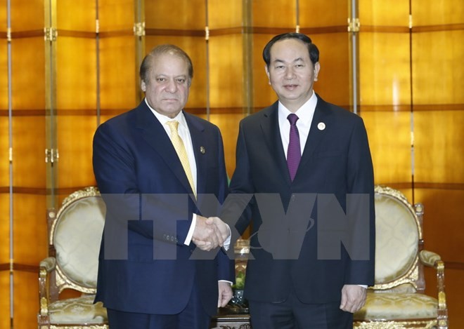 Chủ tịch nước Trần Đại Quang có cuộc gặp với Thủ tướng Pakistan Nawar Sharif. (Ảnh: Nhan Sáng/TTXVN)