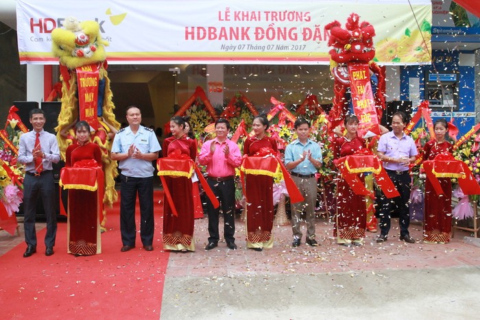 Sáng ngày 7/7/2017, HDBank Đồng Đăng vừa khai trương và đi vào hoạt động.