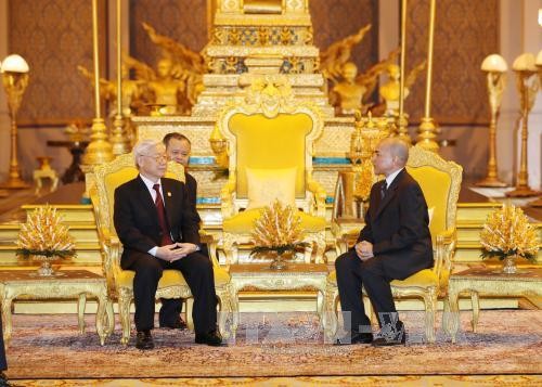 Tổng Bí thư Nguyễn Phú Trọng hội đàm với Quốc vương Campuchia Norodom Sihamoni. Ảnh: Trí Dũng/TTXVN.