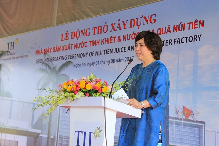 Bà Thái Hương - Chủ tịch Hội đồng Quản trị Tập đoàn TH phát biểu tại lễ khởi công.