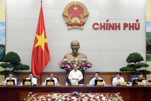 Thủ tướng Nguyễn Xuân Phúc phát biểu tại phiên họp Chính phủ thường kỳ tháng 7/2017. (Ảnh: VGP/Quang Hiếu)