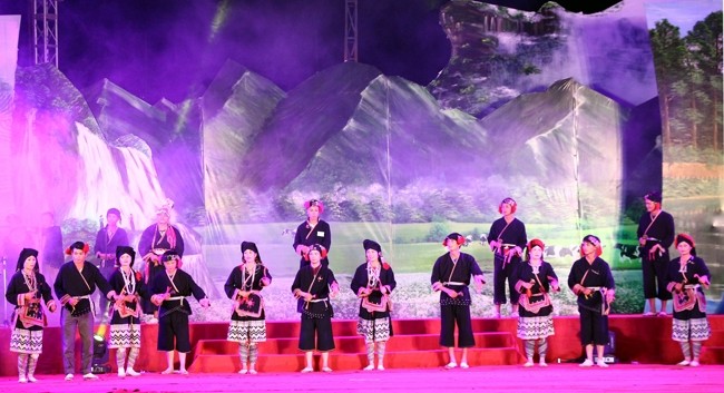 Nghi lễ cấp sắc của đồng bào dân tộc Dao tại buổi sơ duyệt Ngày hội văn hóa các dân tộc huyện Mộc Châu, tỉnh Sơn La. Ngày hội sẽ diễn ra vào tối 1/9. (Ảnh: NGUYỄN CƯỜNG/ TTXVN)