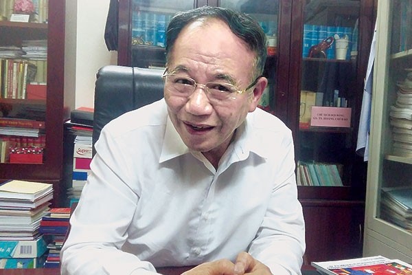 Giáo sư Hoàng Chí Bảo.