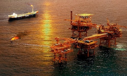 Nghề thăm dò khai thác dầu khí là một nghề siêu lợi nhuận nhưng cũng siêu rủi ro.