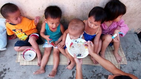 Tại Việt Nam, tỷ lệ suy dinh dưỡng ở trẻ dưới 5 tuổi được đánh giá là đã giảm nhanh trong những năm qua. (Ảnh minh hoạ: Infonet.vn)